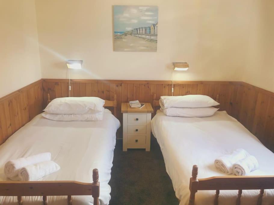Dolphin View Cottages Portmahomack Esterno foto