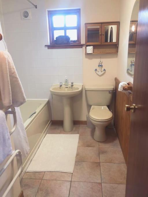 Dolphin View Cottages Portmahomack Esterno foto